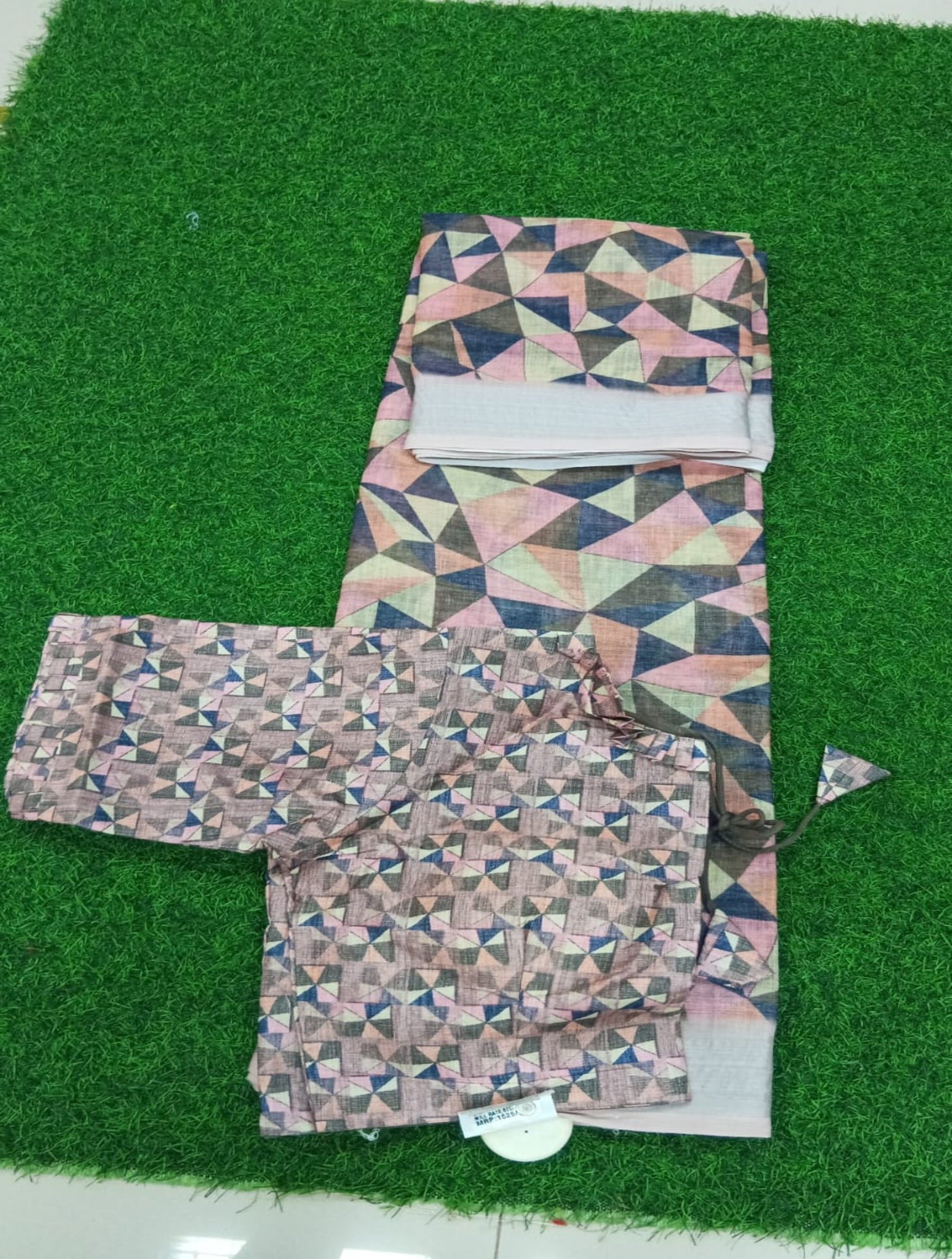 3017_825.jpg
