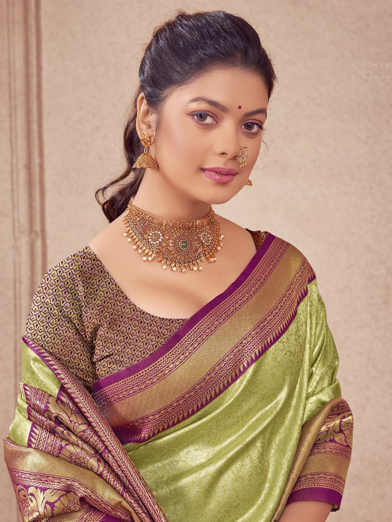 Timeless Gold Weave - Image 9